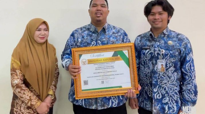 Komitmen Keselamatan Nuklir, RSGM Gusti Hasan Aman Terima Penghargaan BAPETEN 2025