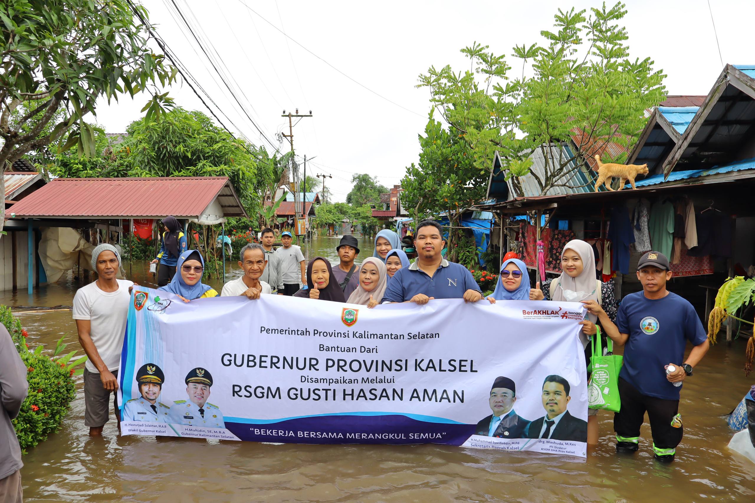Pastikan Seluruh Wilayah Terdampak Banjir Terjangkau, Pemprov Kalsel Salurkan Bantuan ke Pemakuan Hulu