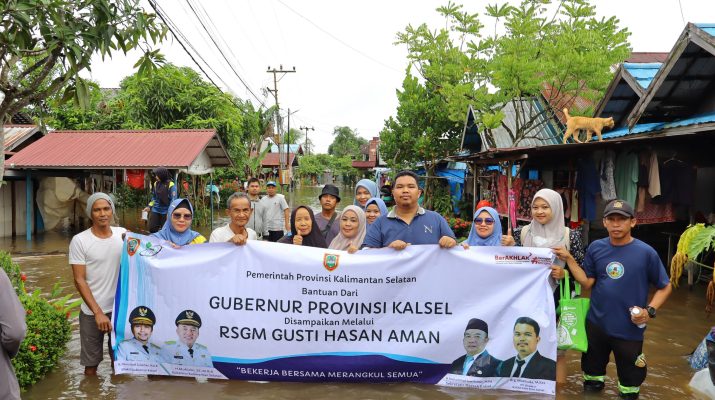 Perhatian Gubernur Kalsel, RSGM Gusti Hasan Aman Bantu Warga Terdampak Banjir di Sungai Tabuk